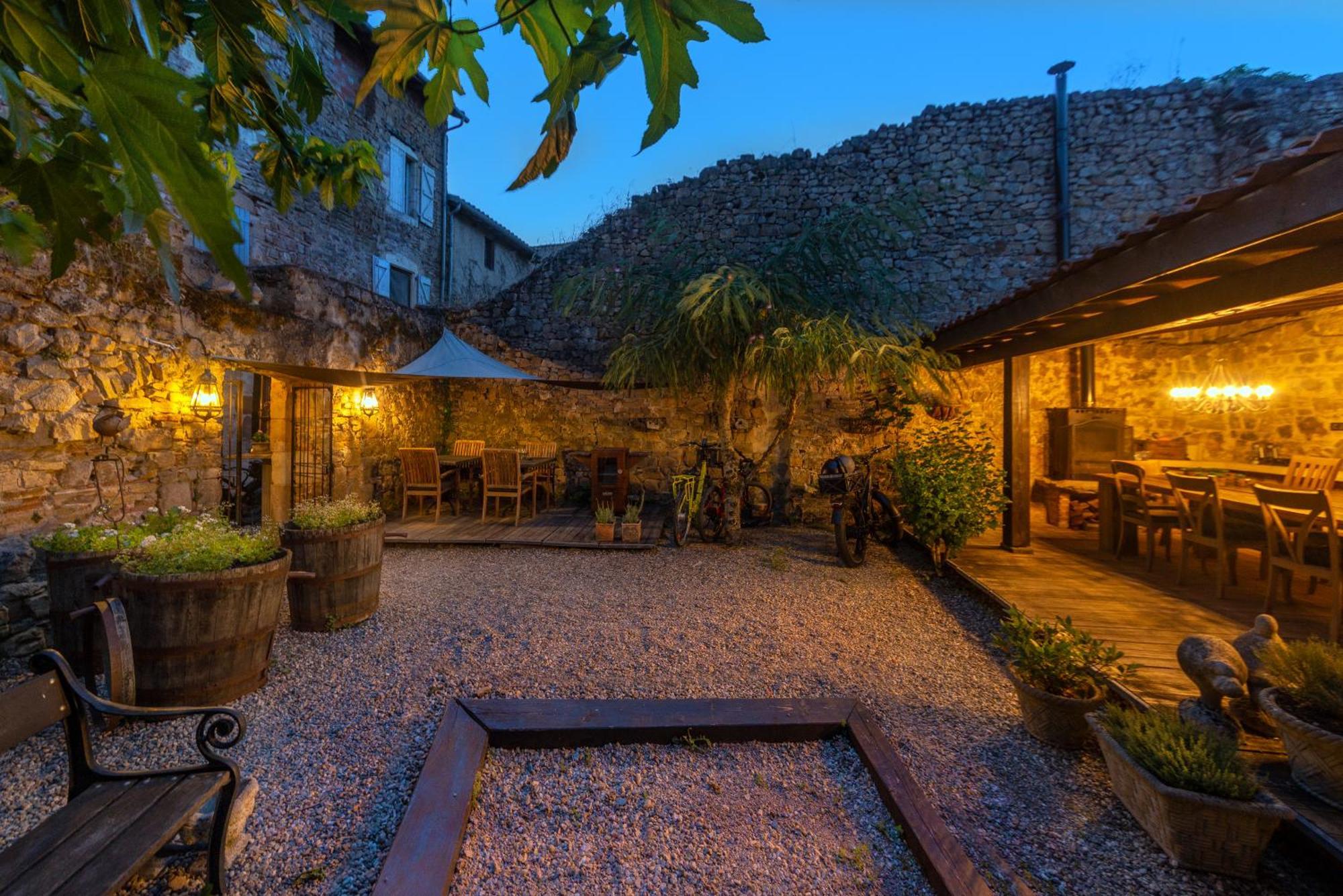 La Maison Au Puits Cordes-sur-Ciel Exterior photo